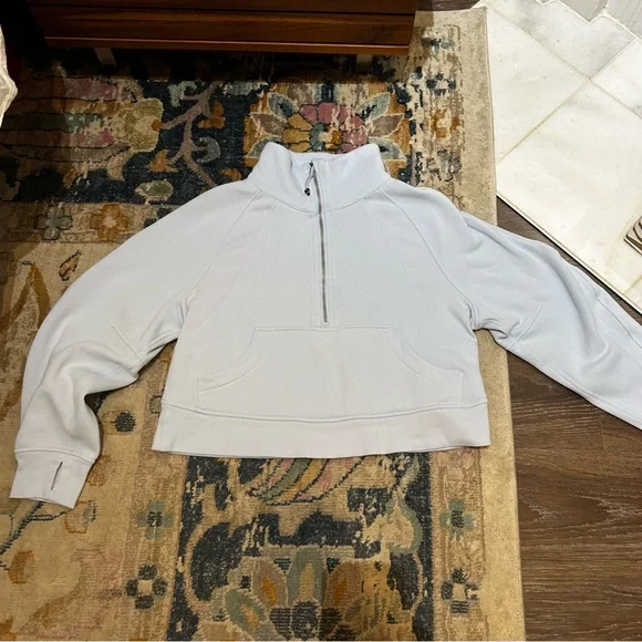 lululemon athletica Scuba Cropped - Light Blue - XS/S - Picture 3 of 10